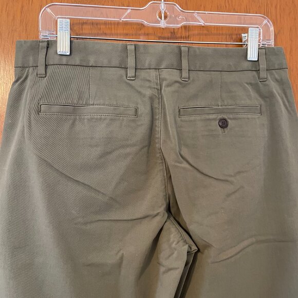 Everlane Performance Chino - Picture 4 of 9